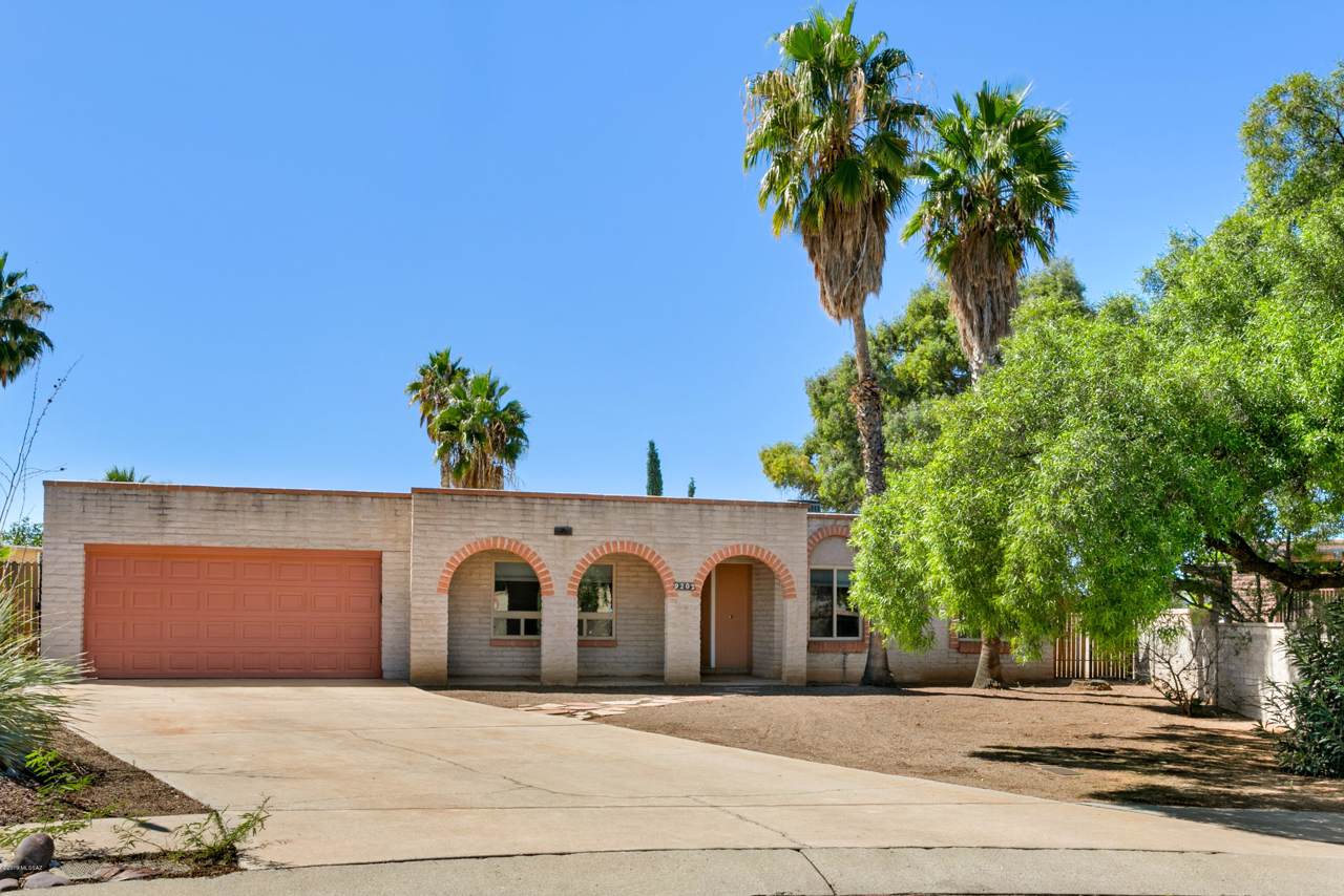 9202 30Th Street - Photo 1
