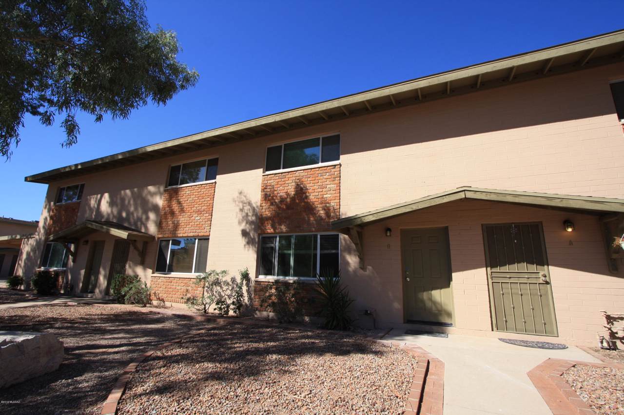 953 Desert Avenue - Photo 1