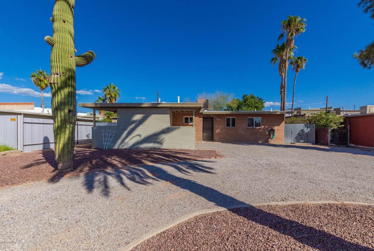 2834 Eastgate Drive - Photo 1