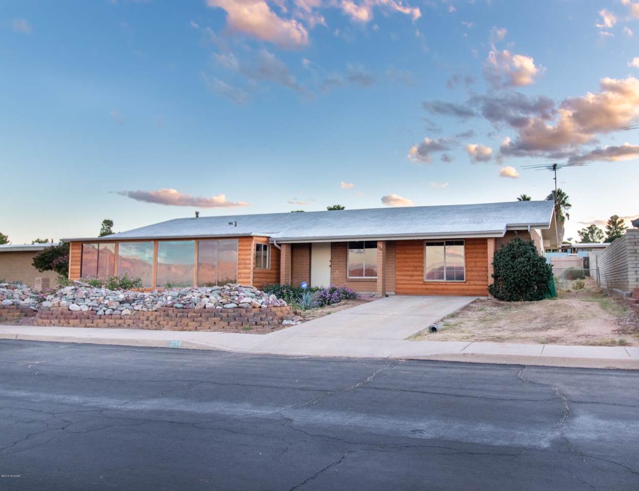 304 5Th Street - Photo 1