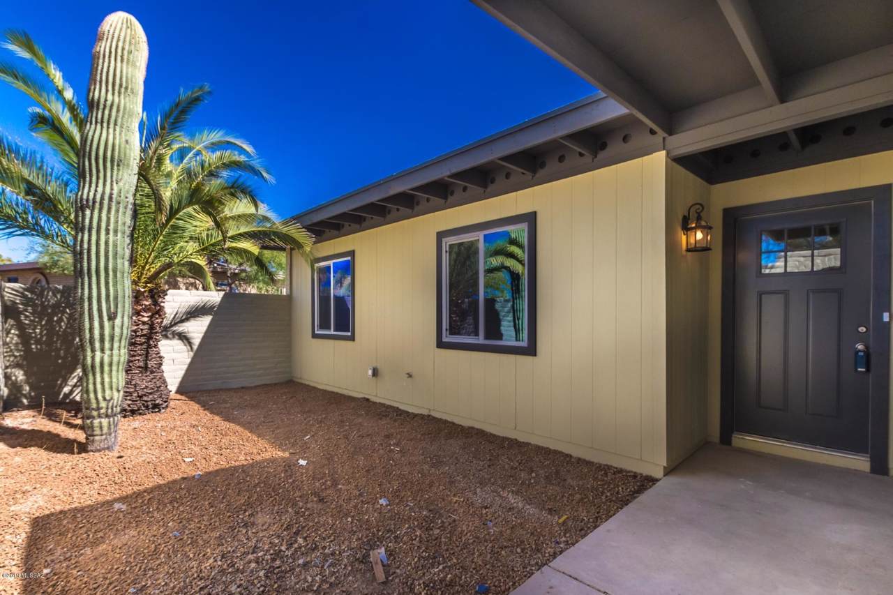 7246 Casablanca Drive - Photo 1