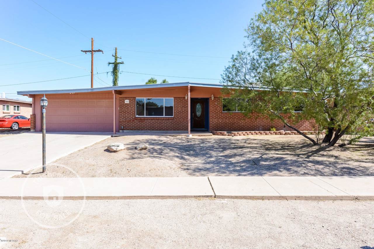 702 Bedford Drive - Photo 1