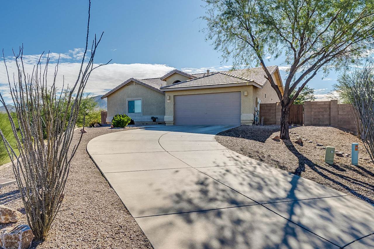 585 Grantham Street - Photo 1
