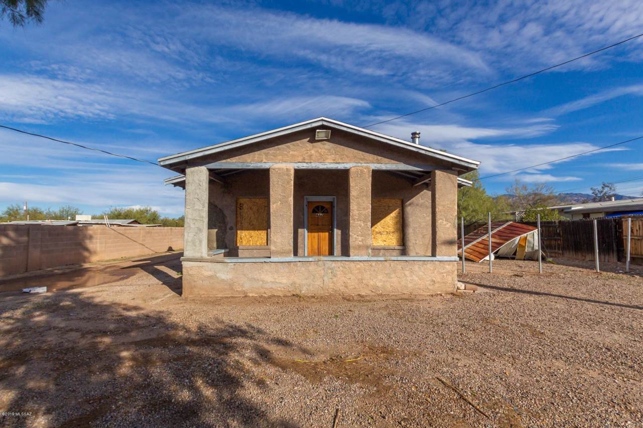 437 Navajo Road - Photo 1