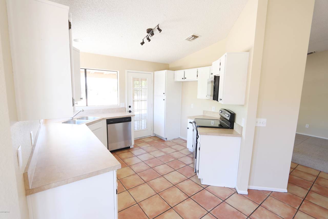 10121 Calle Del Este - Photo 1