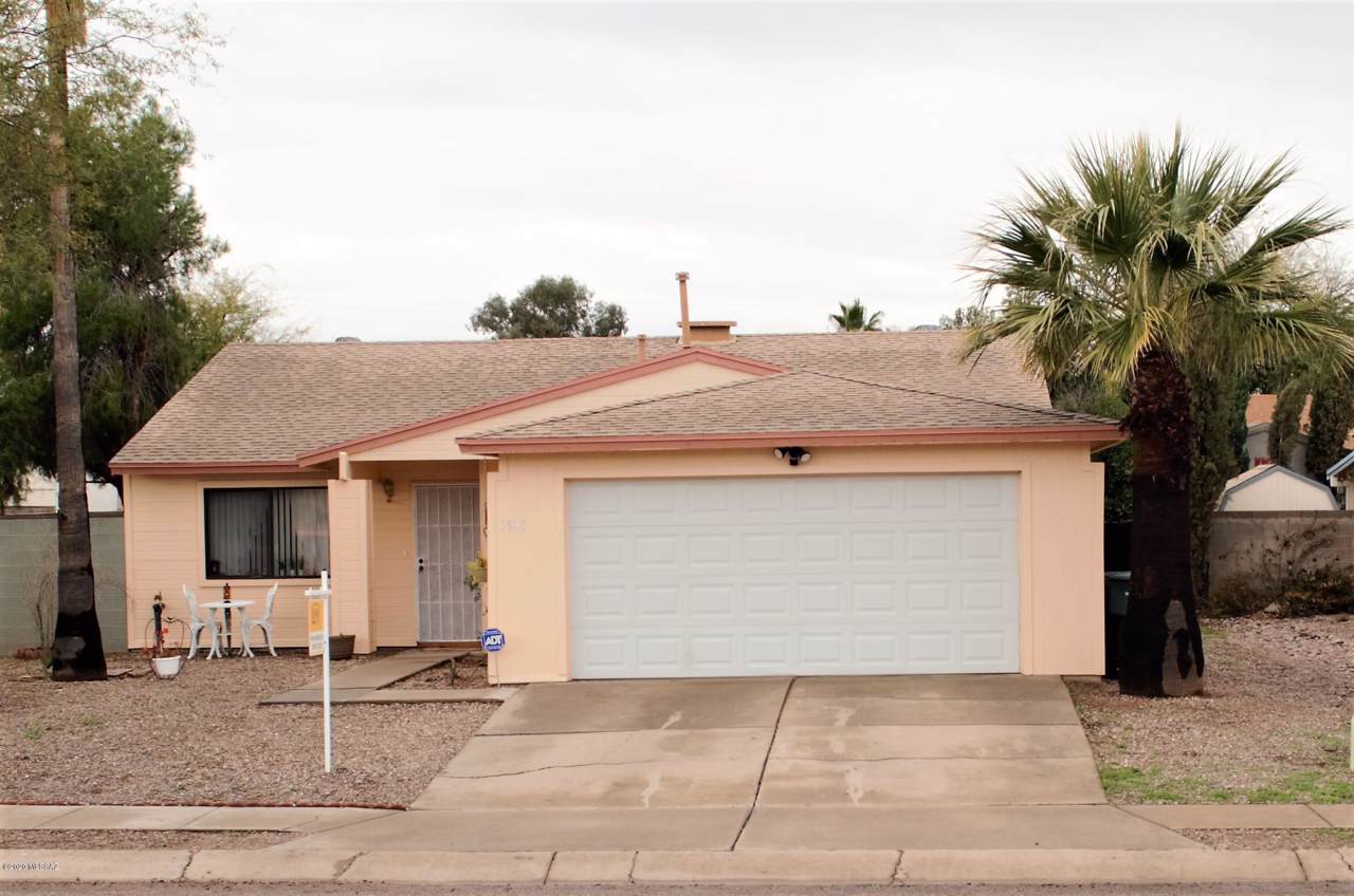 5920 Birchwood Drive - Photo 1
