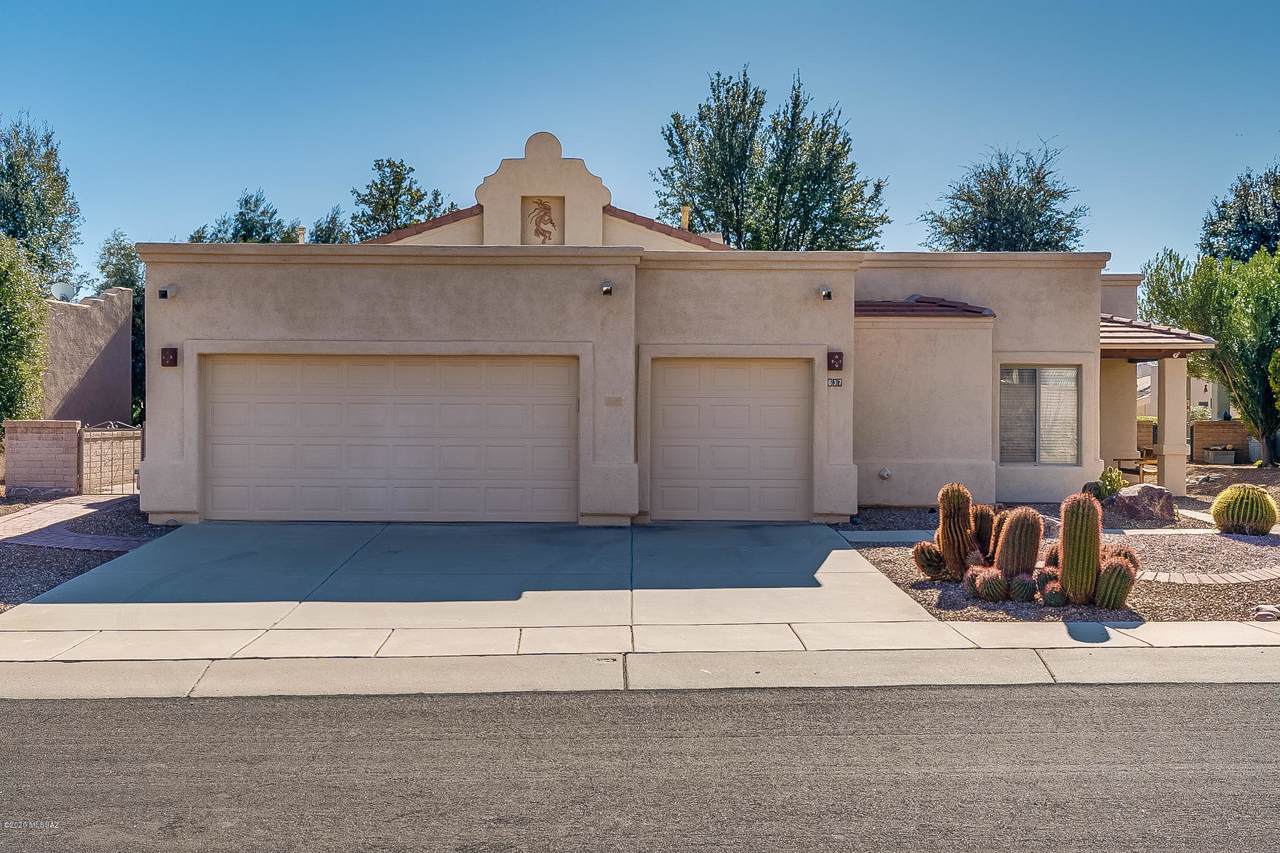 637 West Tiger Place - Photo 1