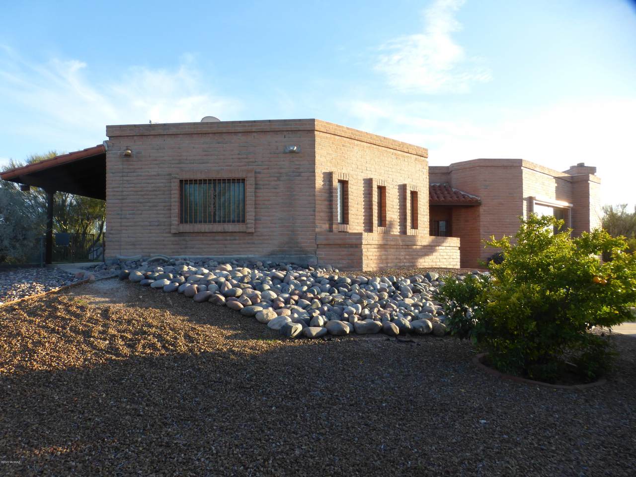 770 Lazy J Way - Photo 1
