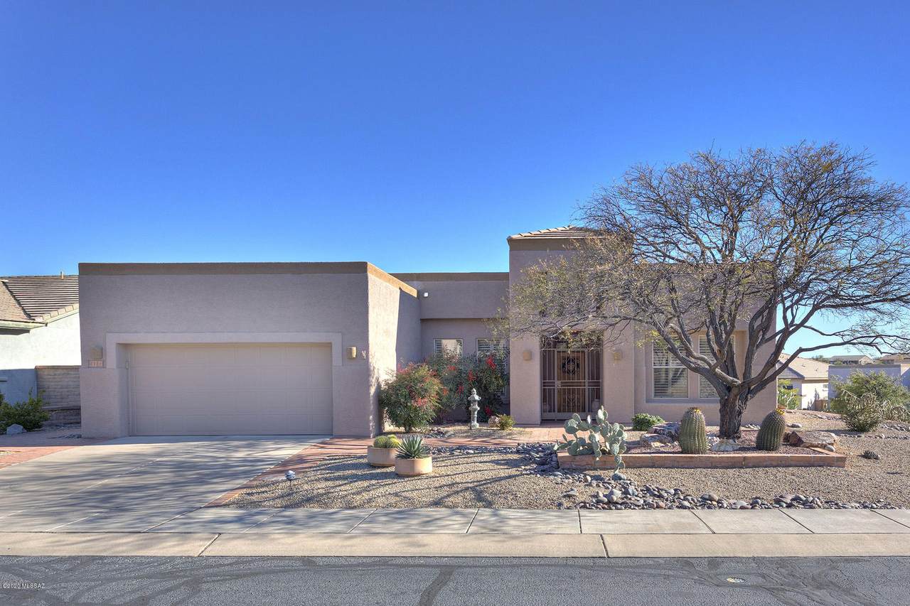 4731 Piccadilly Drive - Photo 1