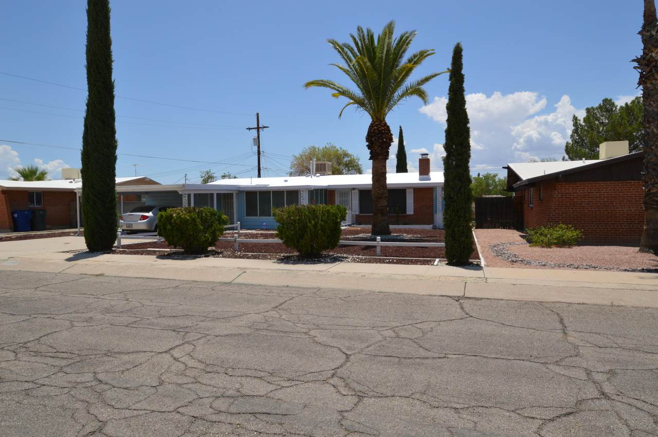 1840 Augusta Circle - Photo 1