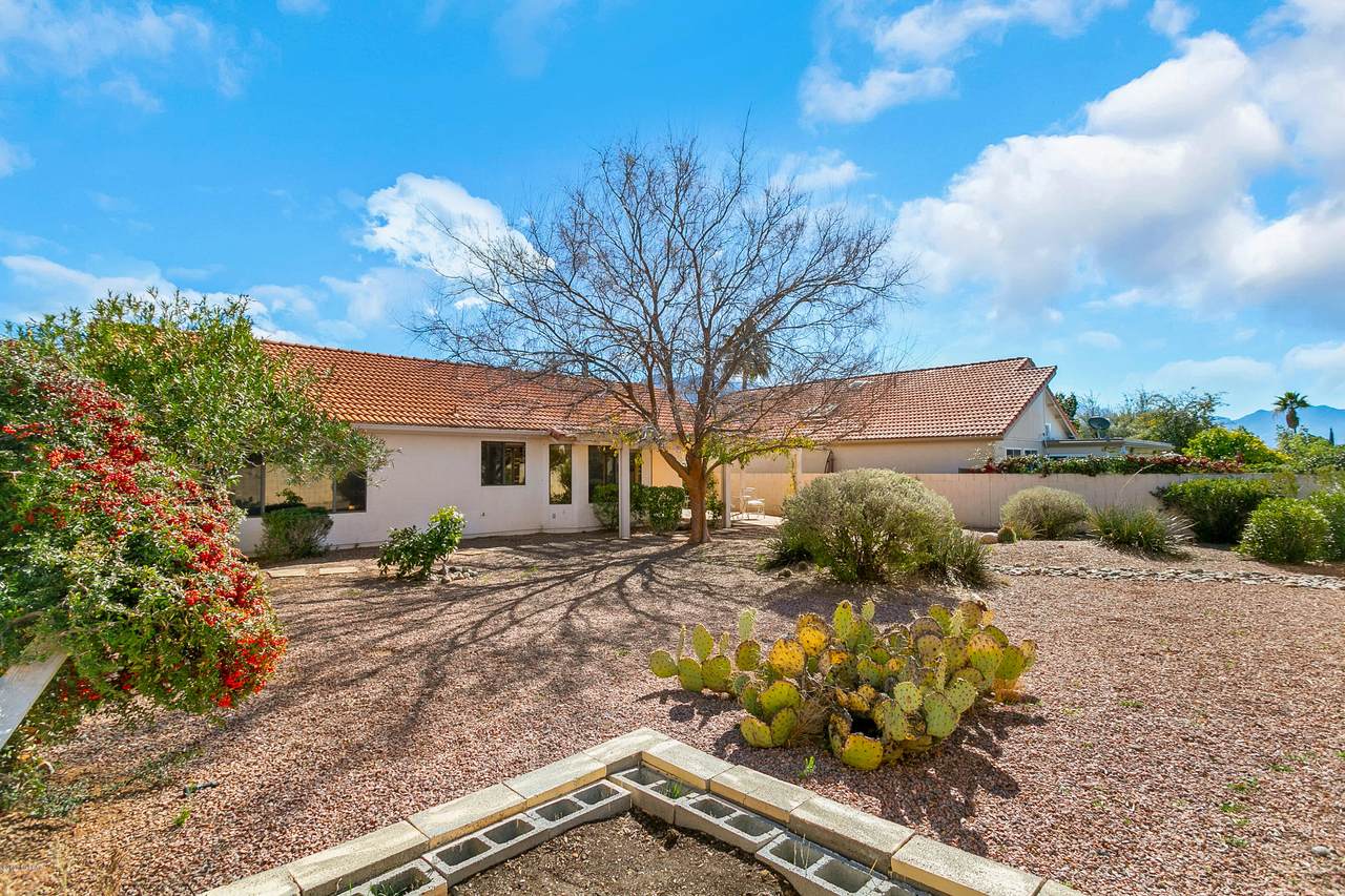 37890 Silverwood Drive - Photo 1
