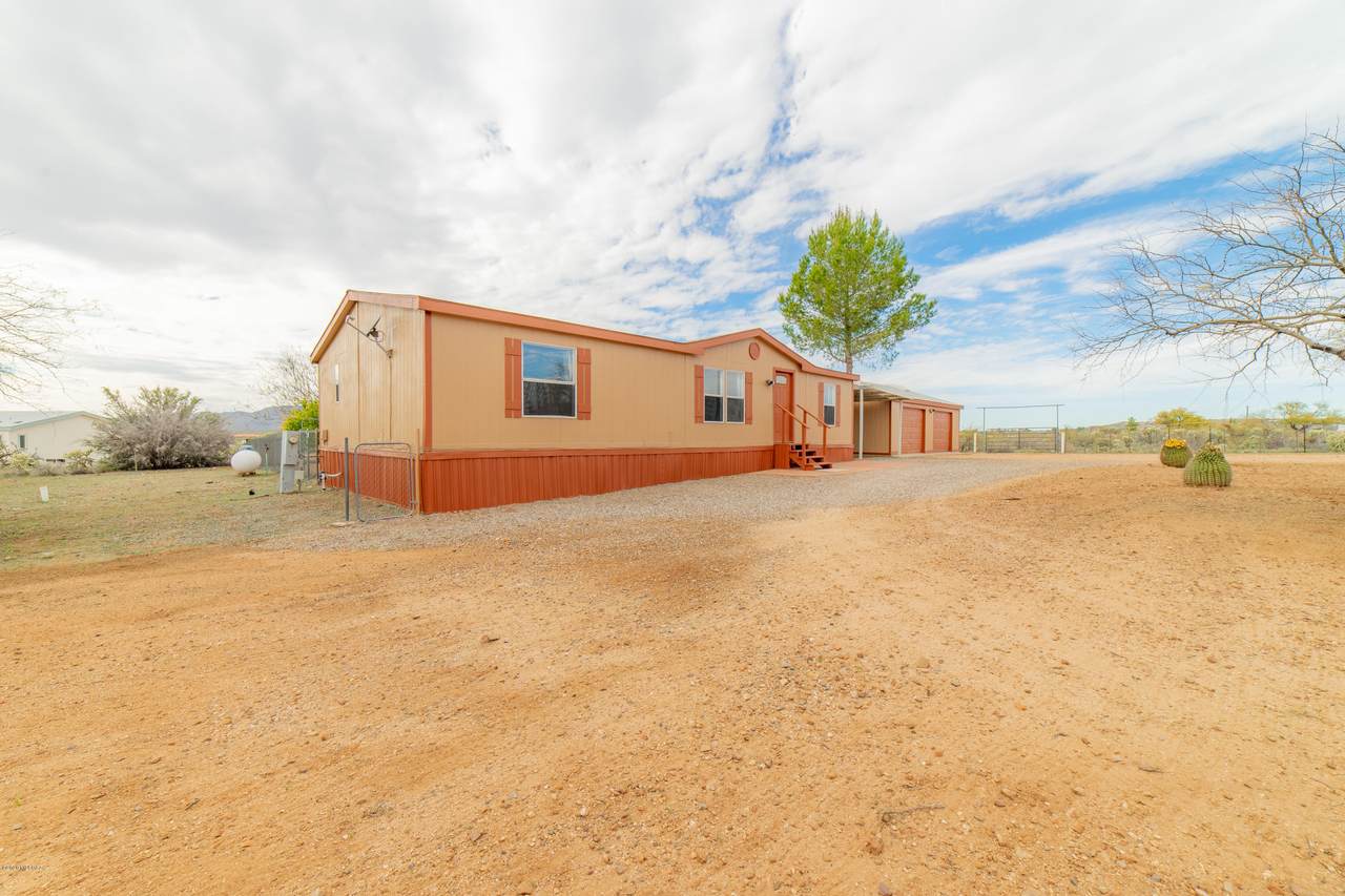 15759 Twin Lakes Drive - Photo 1