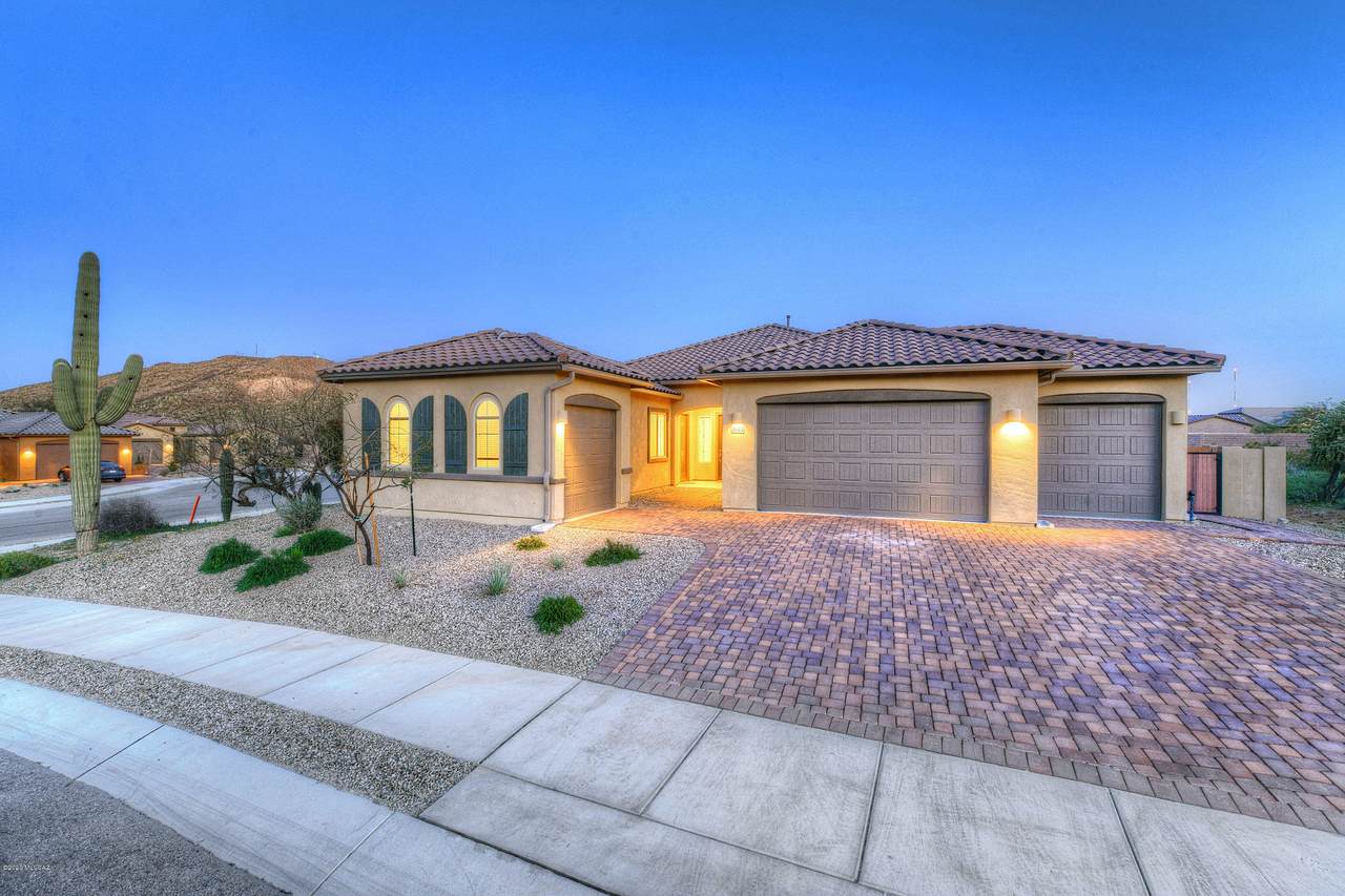 1043 Castar Drive - Photo 1