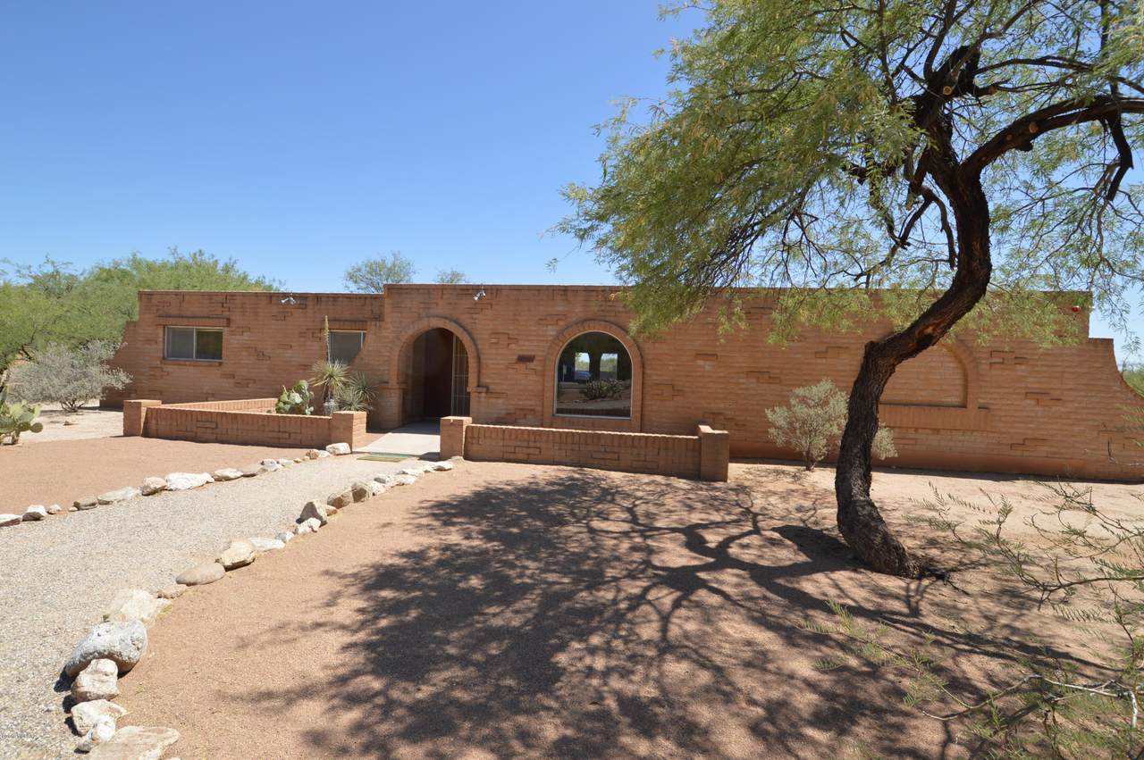 11260 Holster Drive - Photo 1