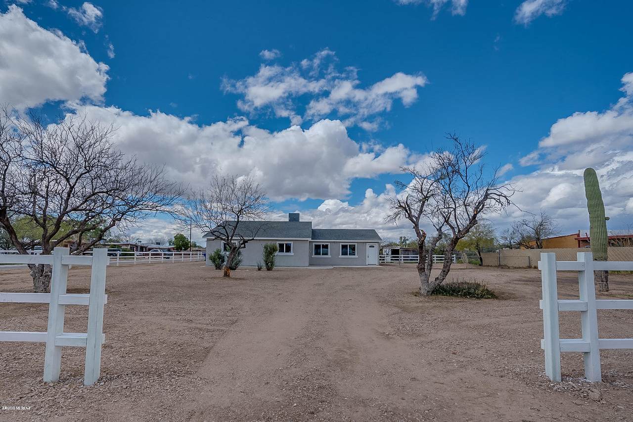 5754 6Th Avenue - Photo 1