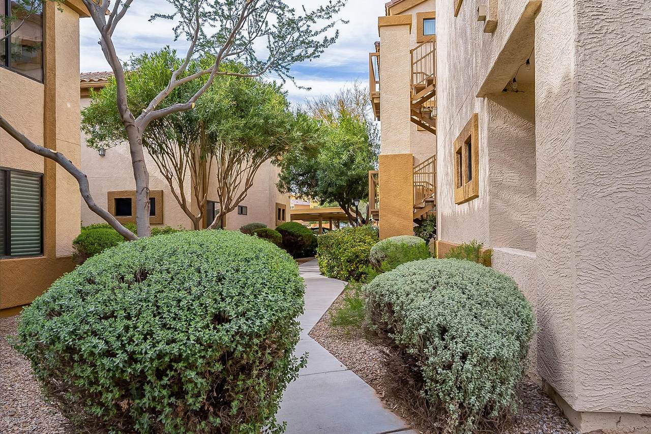2550 River Road - Photo 1