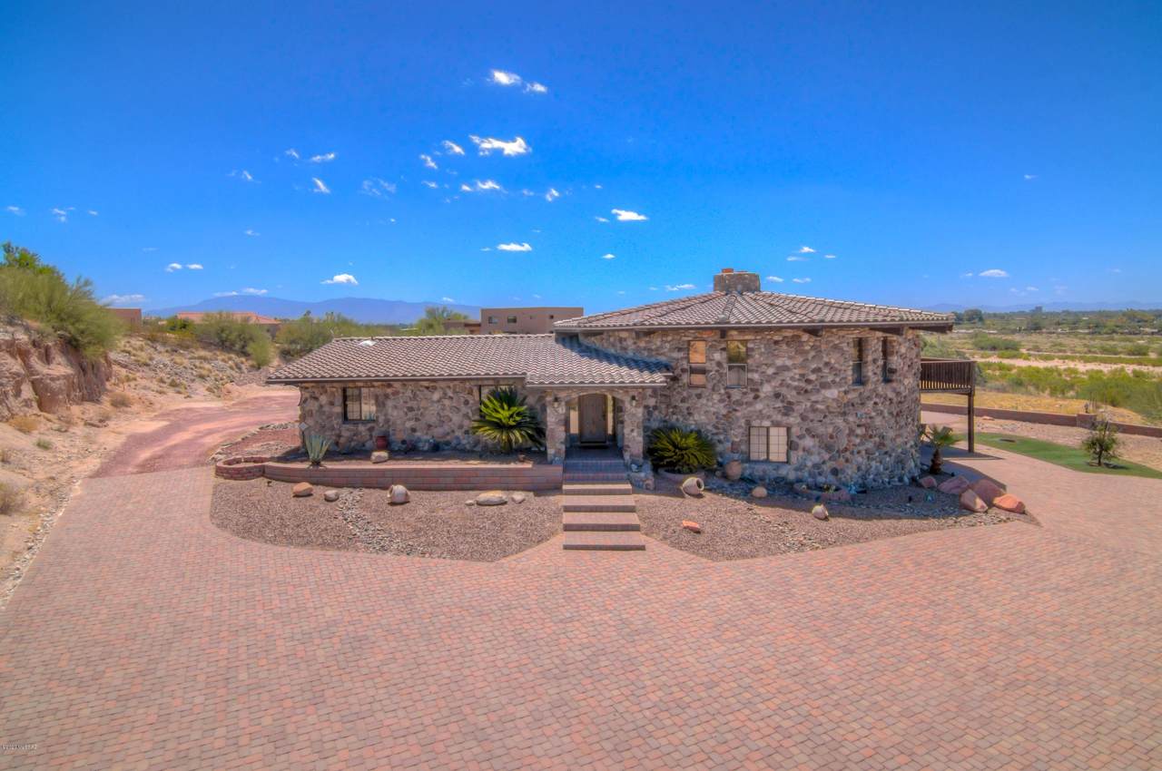 4326 River Road - Photo 1