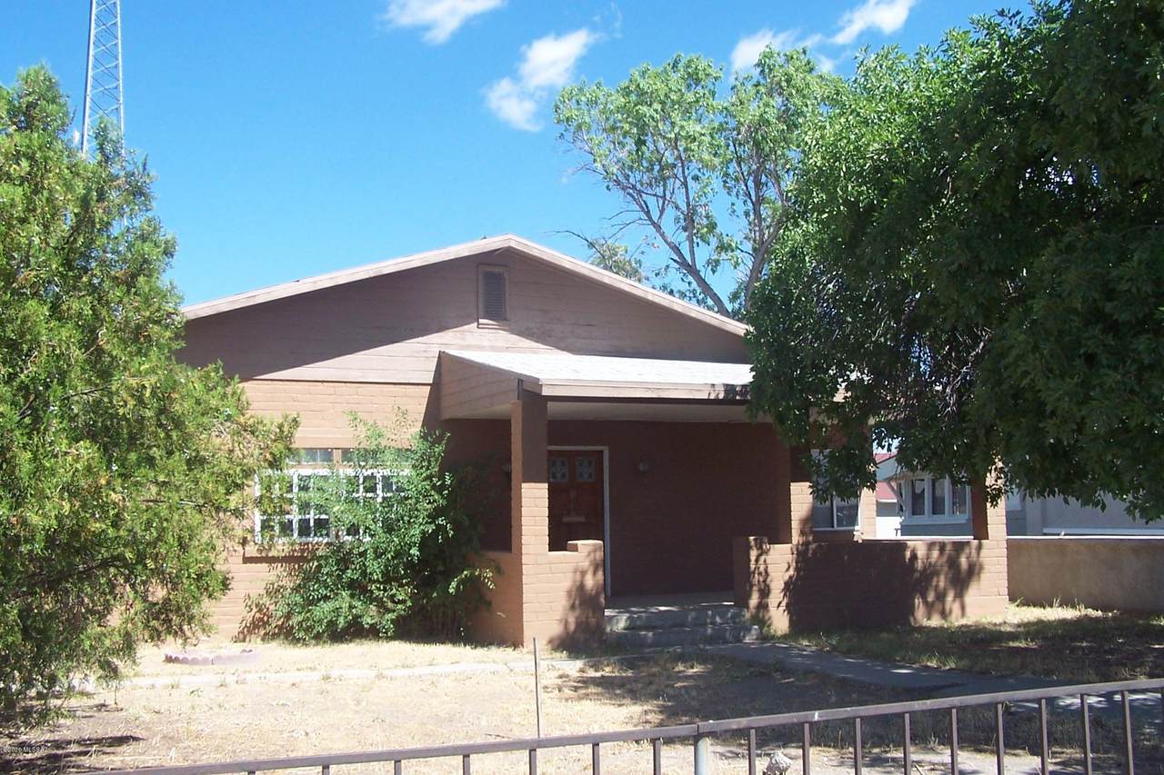 322 Haskell Avenue - Photo 1