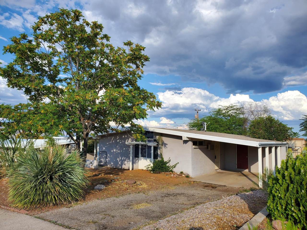 905 5Th Avenue - Photo 1