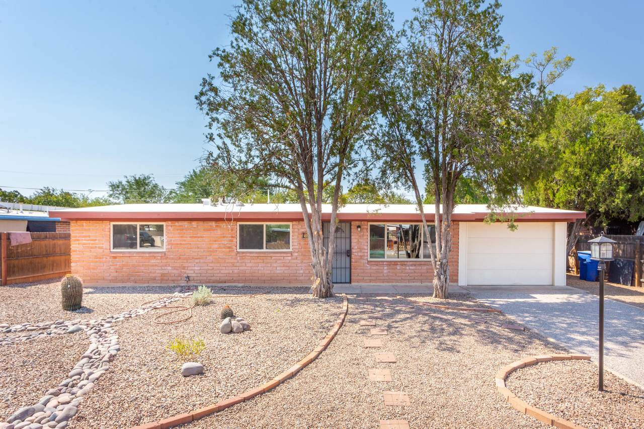 2112 Blacklidge Drive - Photo 1