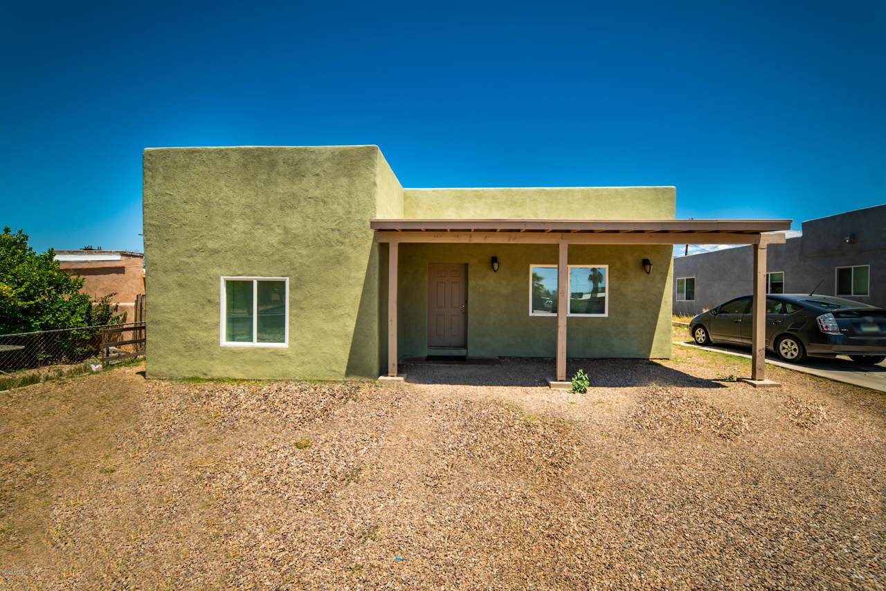 221 Waverly Street - Photo 1