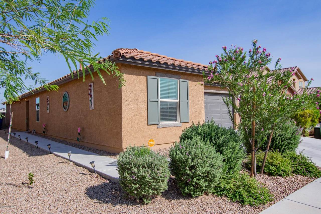 5069 River Run Drive - Photo 1