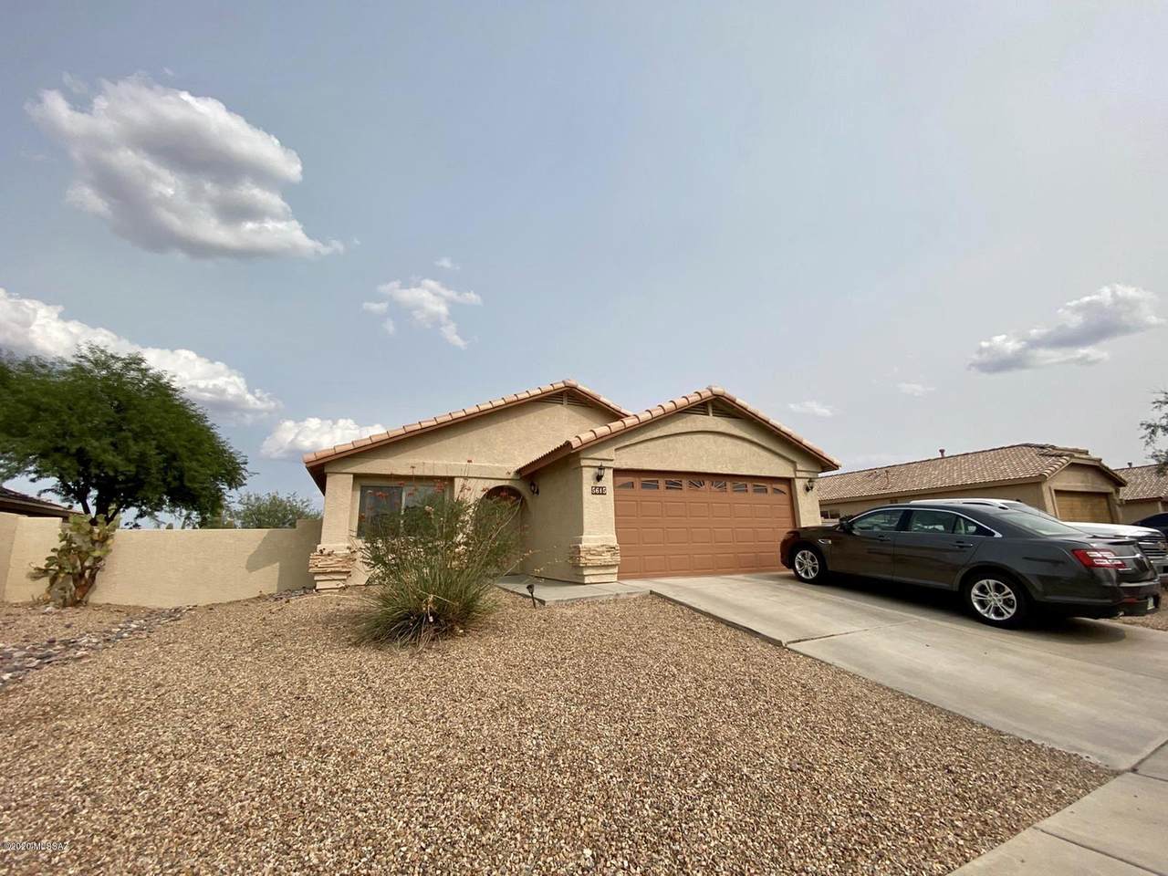 5615 Acacia Ridge Drive - Photo 1