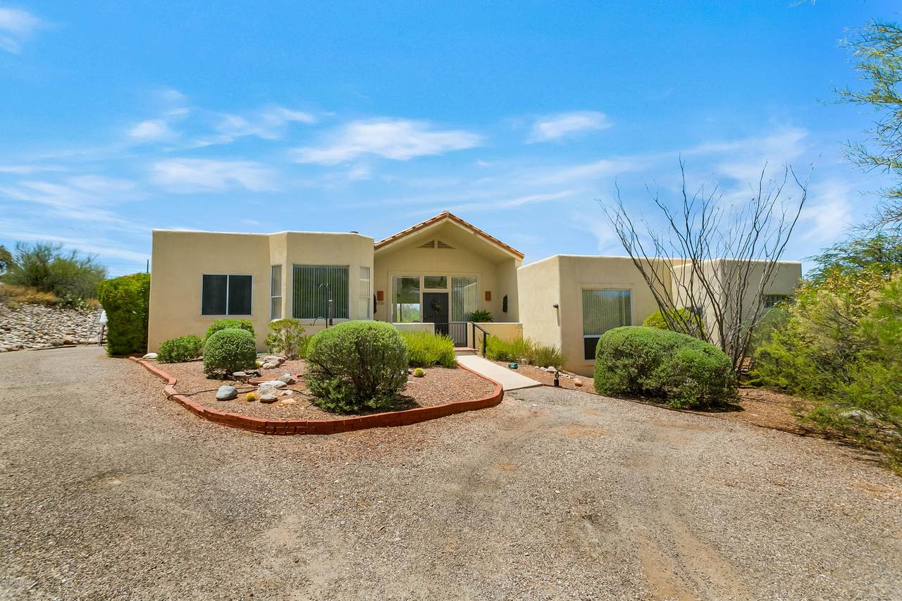 1020 Silvertree Drive - Photo 1