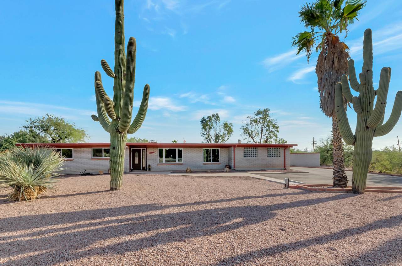 11312 Comanchero Circle - Photo 1