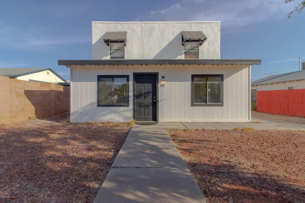 1231 Water Street - Photo 1