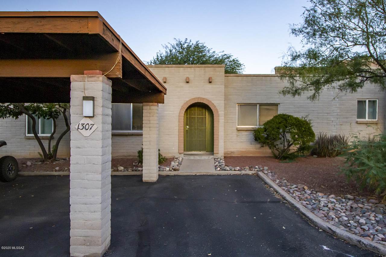 1307 Harmon Lane - Photo 1
