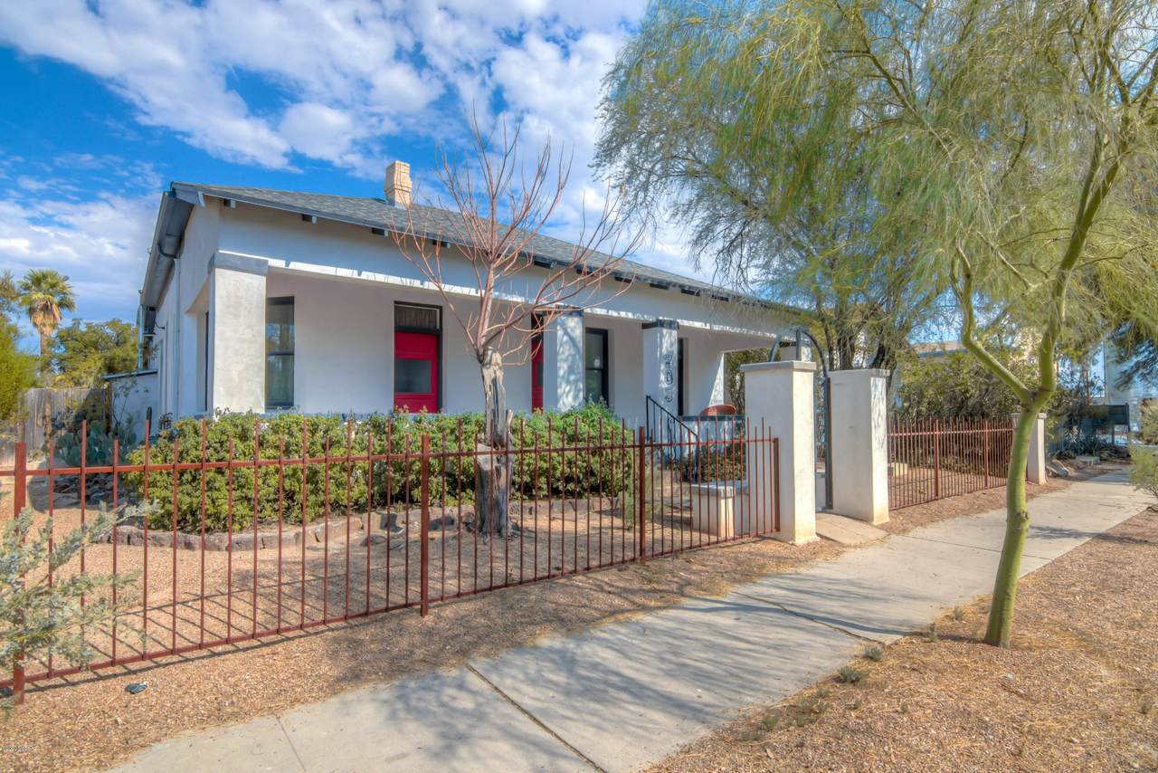 705 6th Avenue - Photo 1
