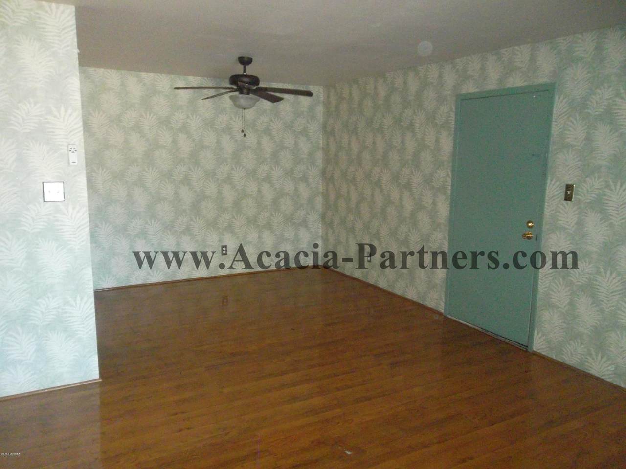 471 Yucca Court - Photo 1