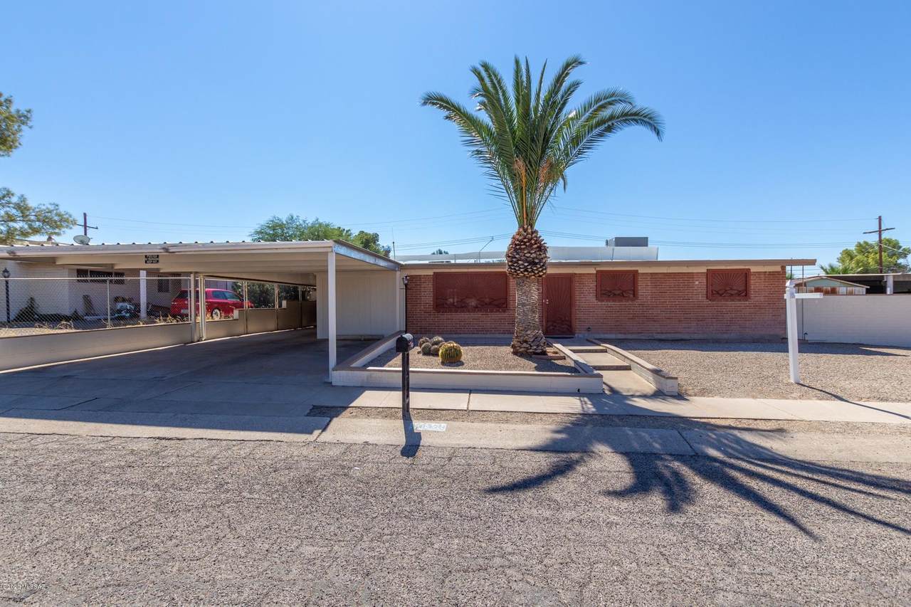 8226 19Th Street - Photo 1