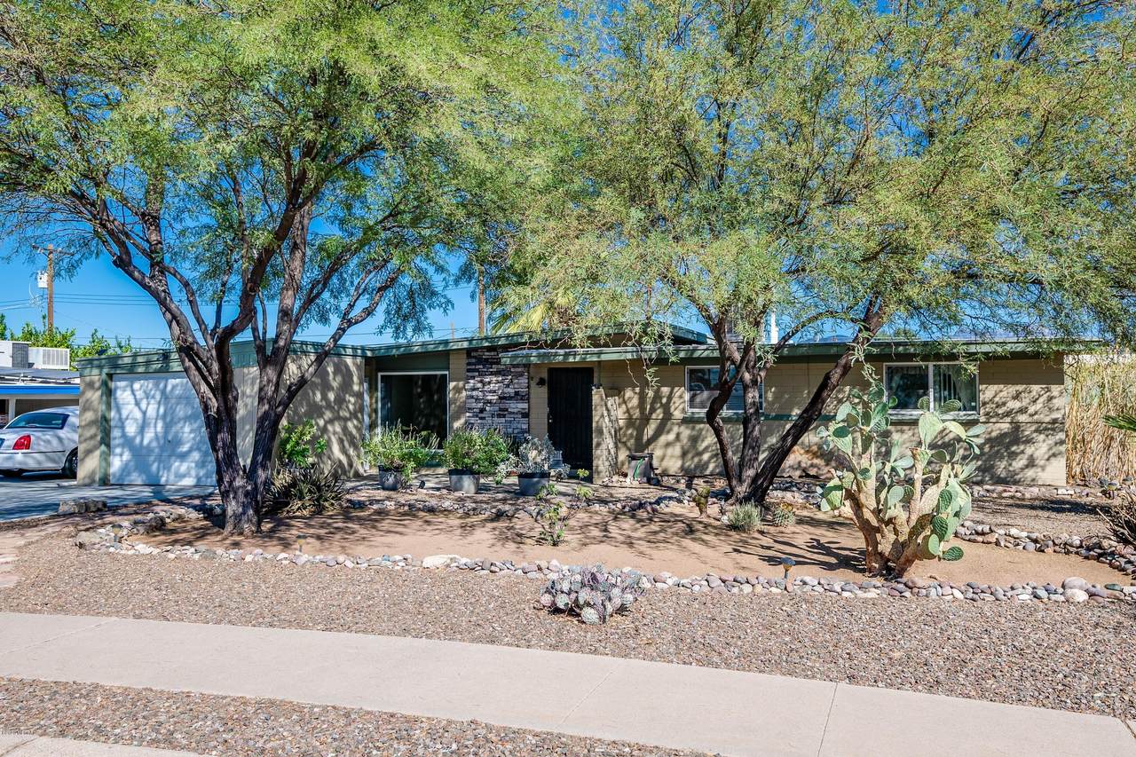6049 33rd Street - Photo 1