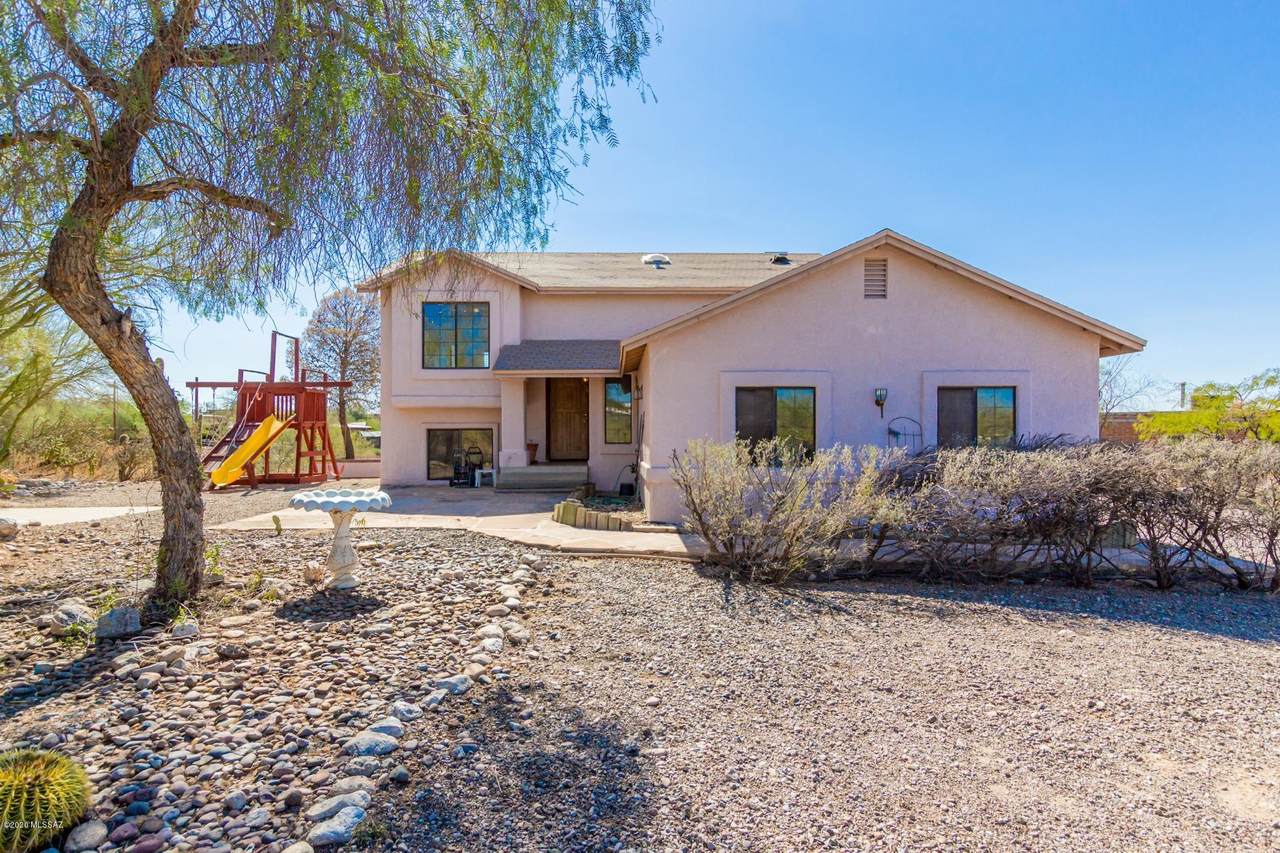414 Suffolk Drive - Photo 1