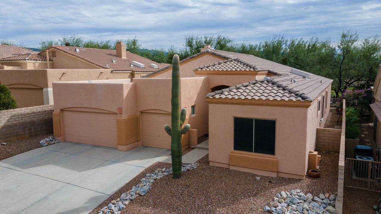 5286 Spring View Drive - Photo 1