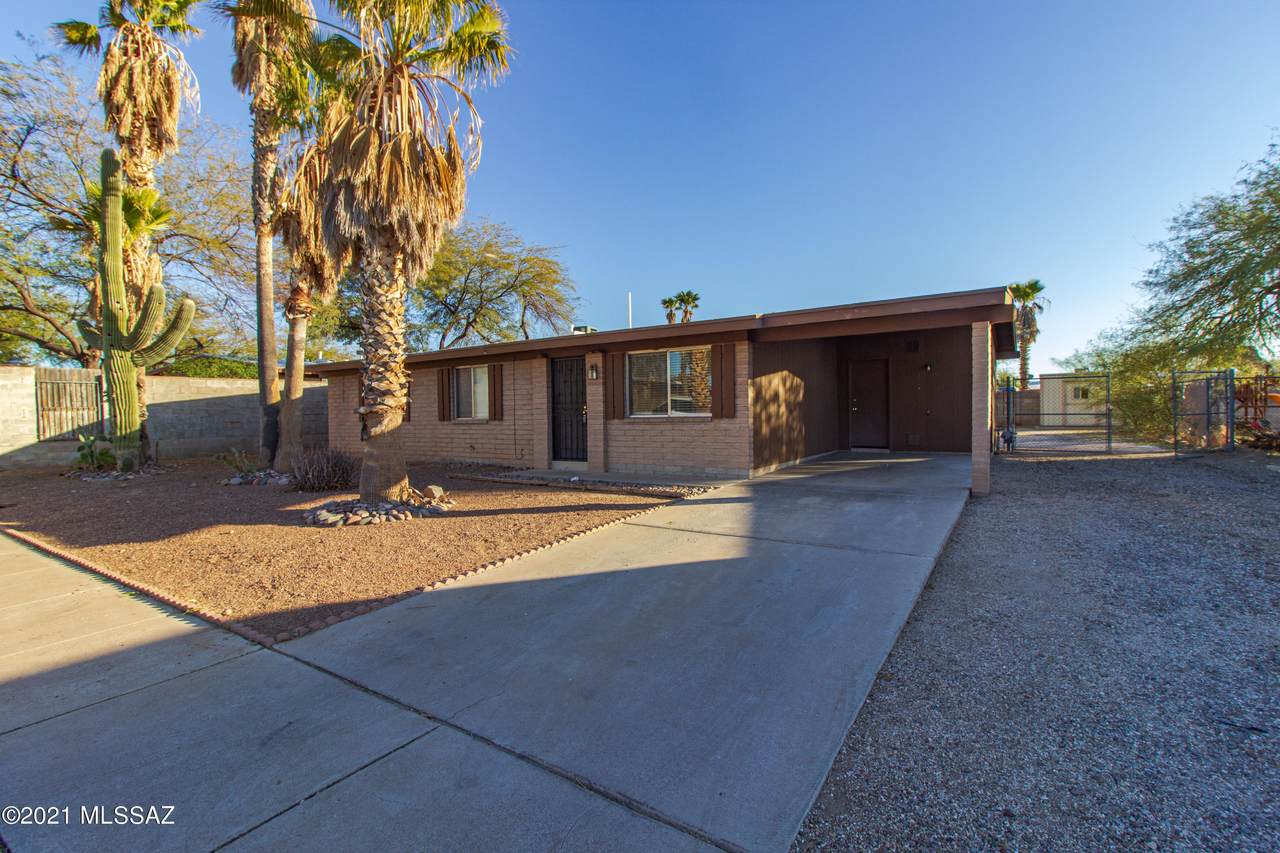 2419 Sumaya Way - Photo 1