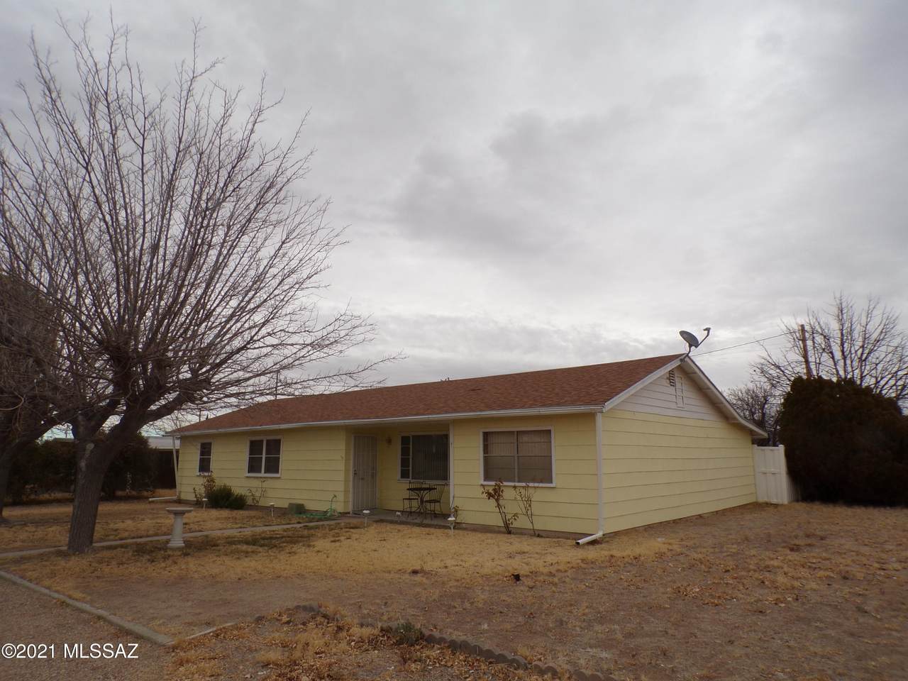 411 Cochise Avenue - Photo 1