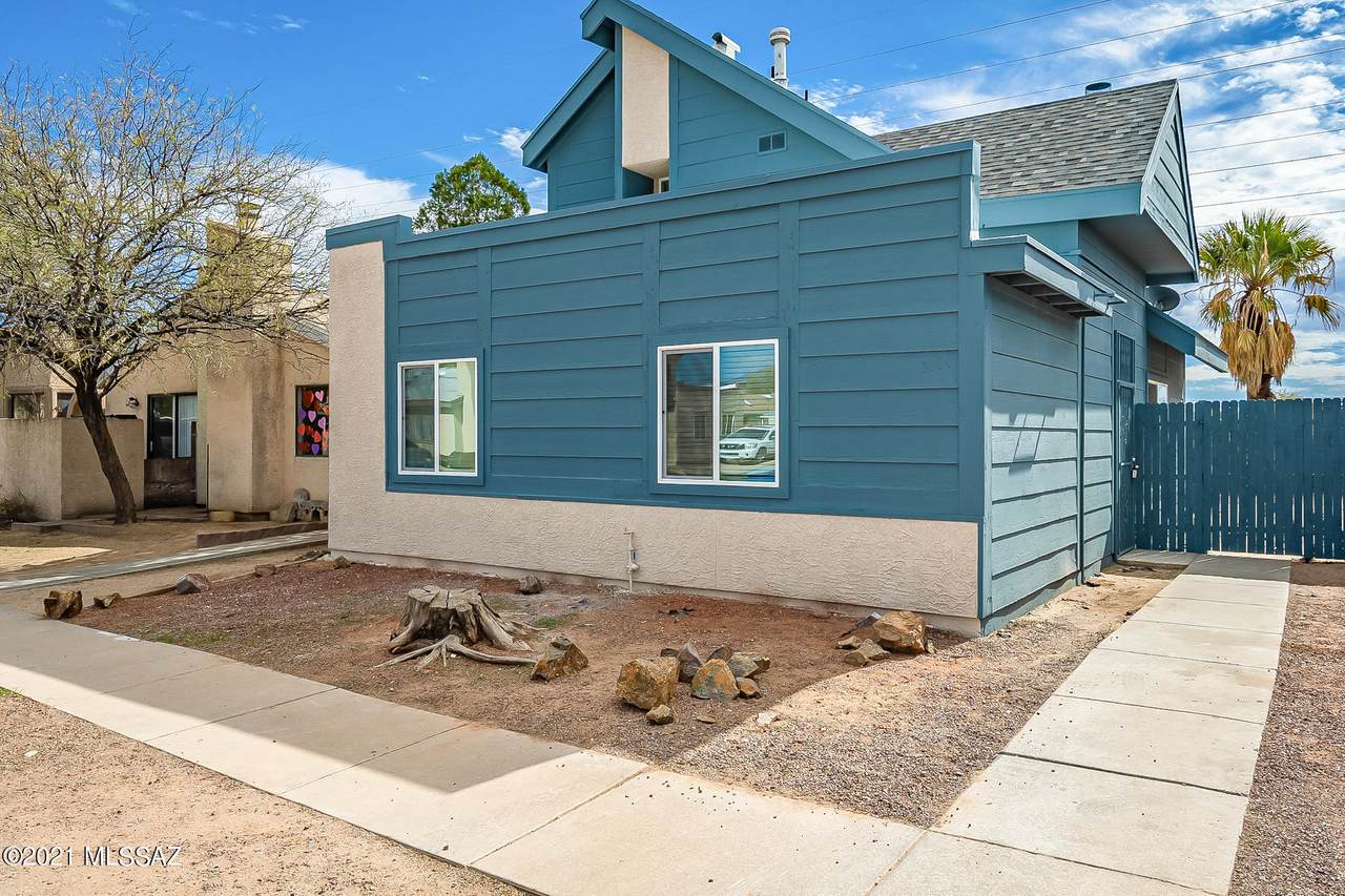 5660 Cedar Springs Place - Photo 1