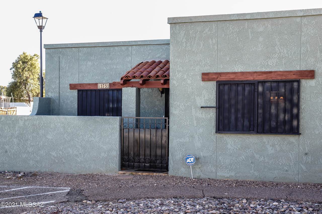 1752 Avenida Sosegado - Photo 1