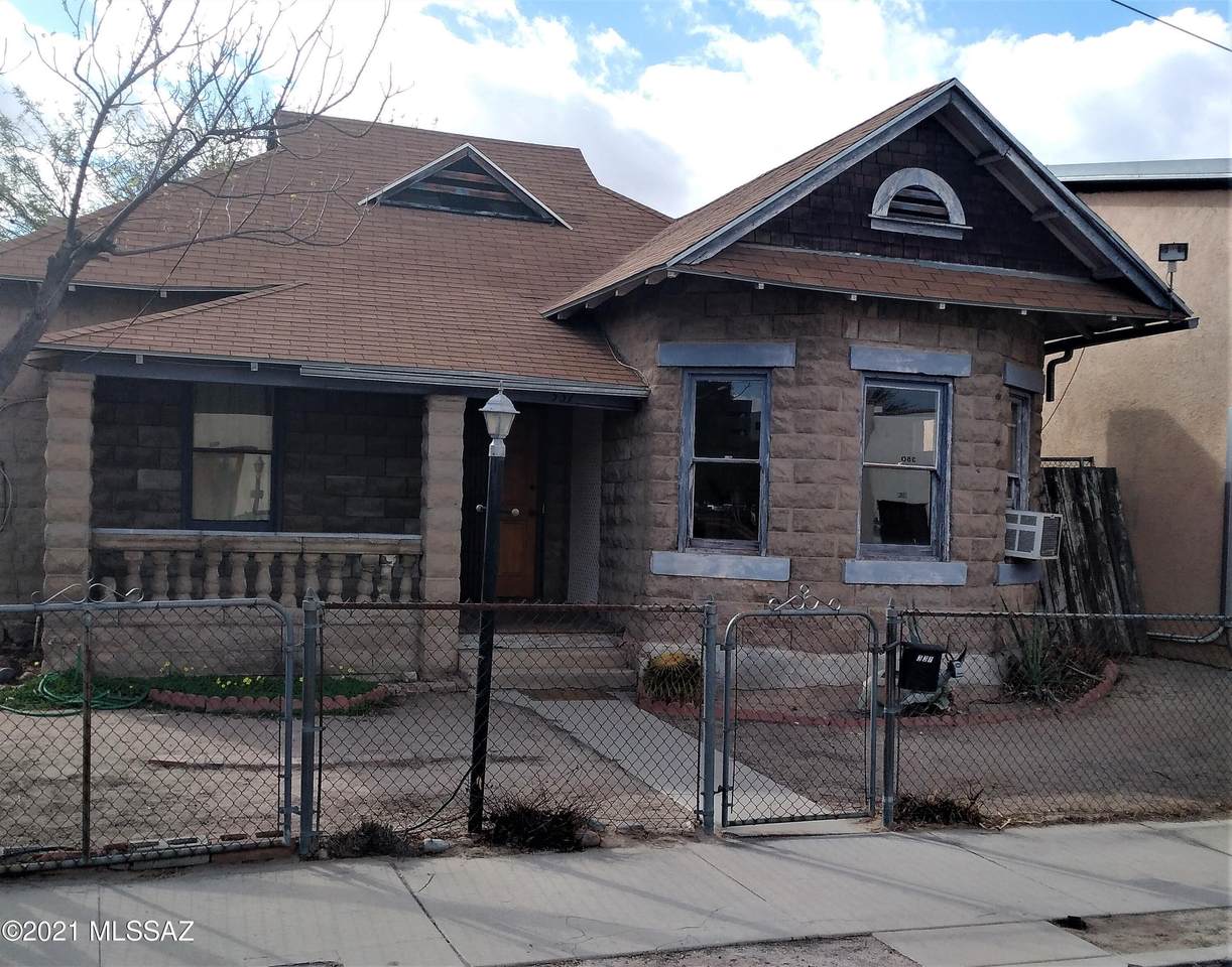 337 Court Avenue - Photo 1
