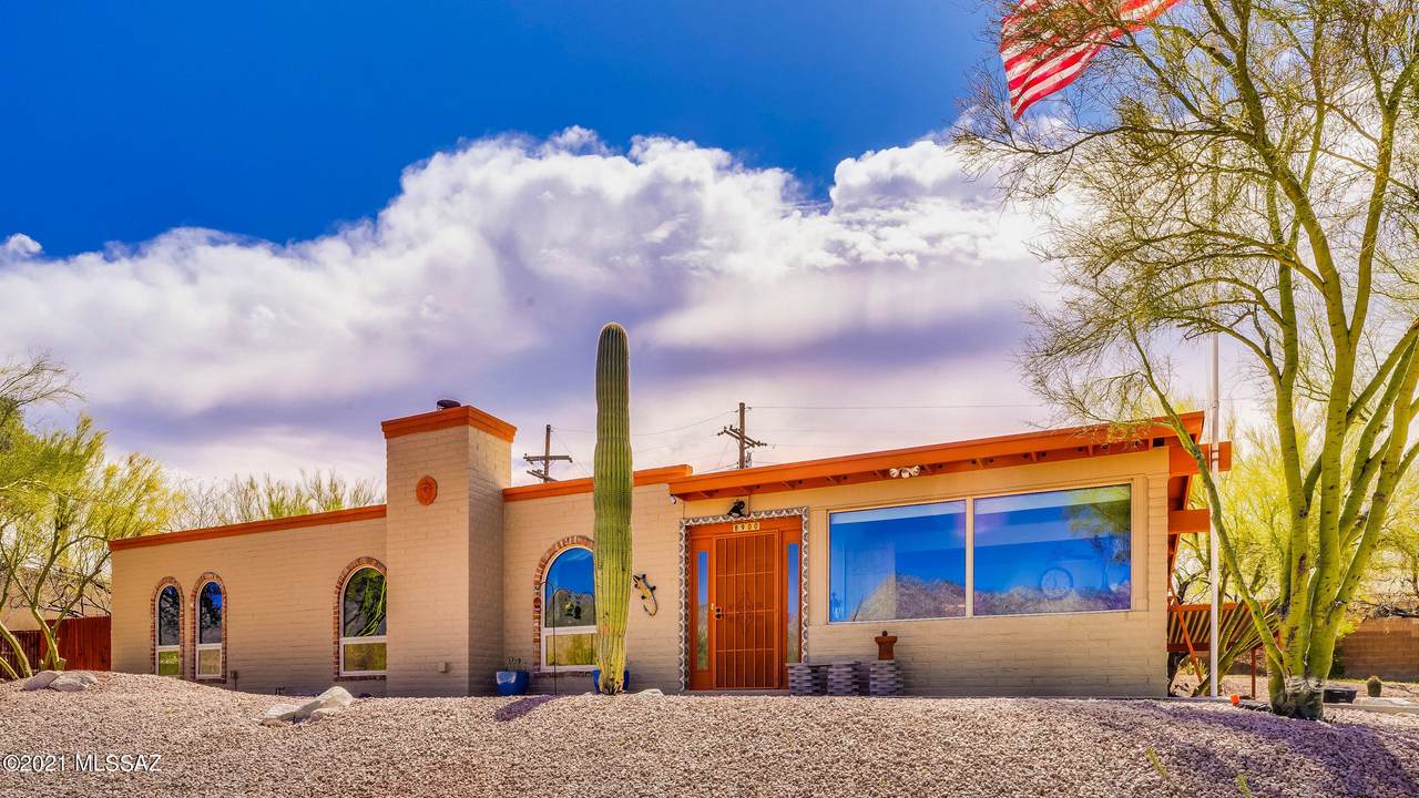8900 Driftwood Trail - Photo 1
