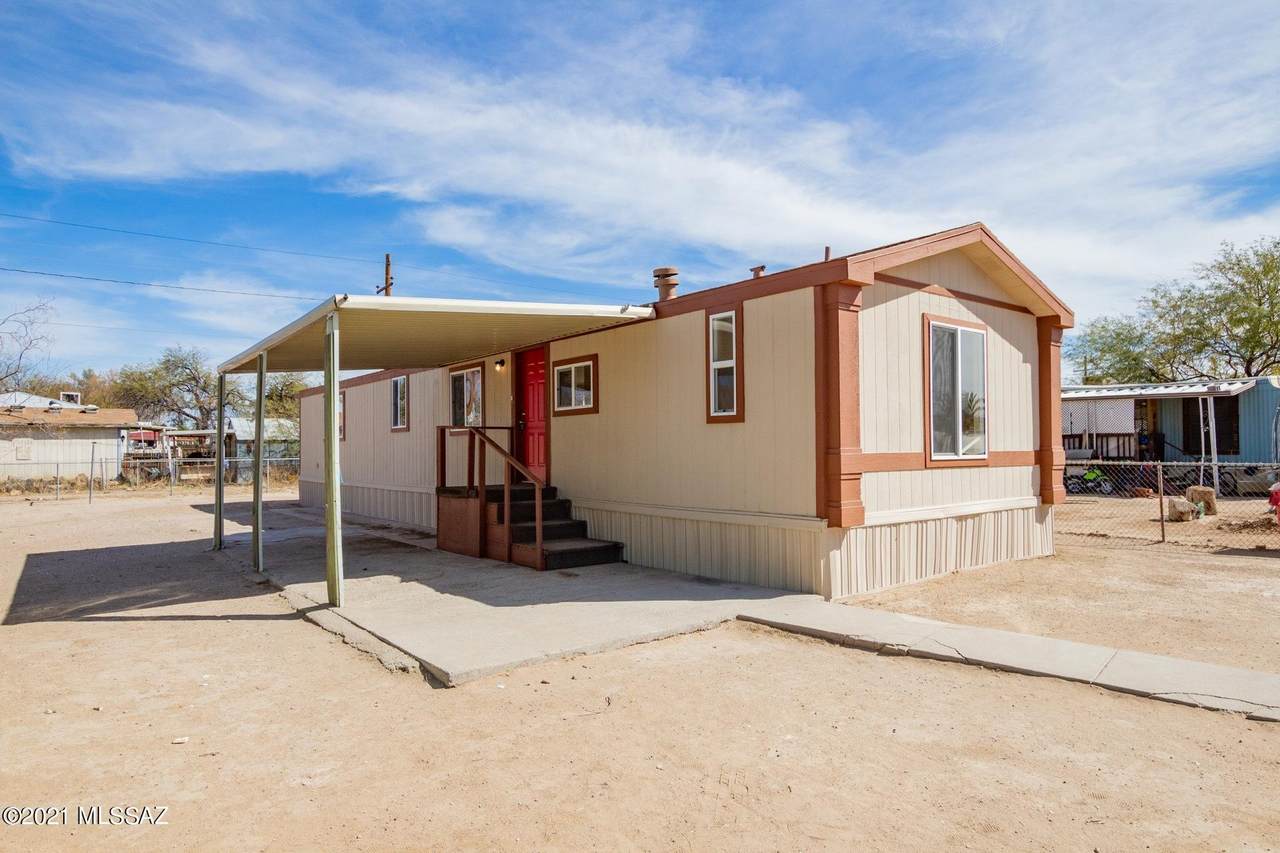 3058 Emerald Circle - Photo 1