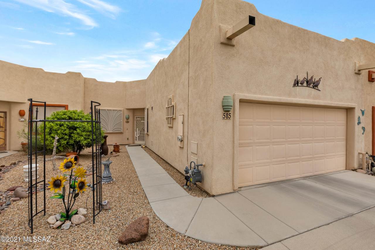 585 Deerview Court - Photo 1