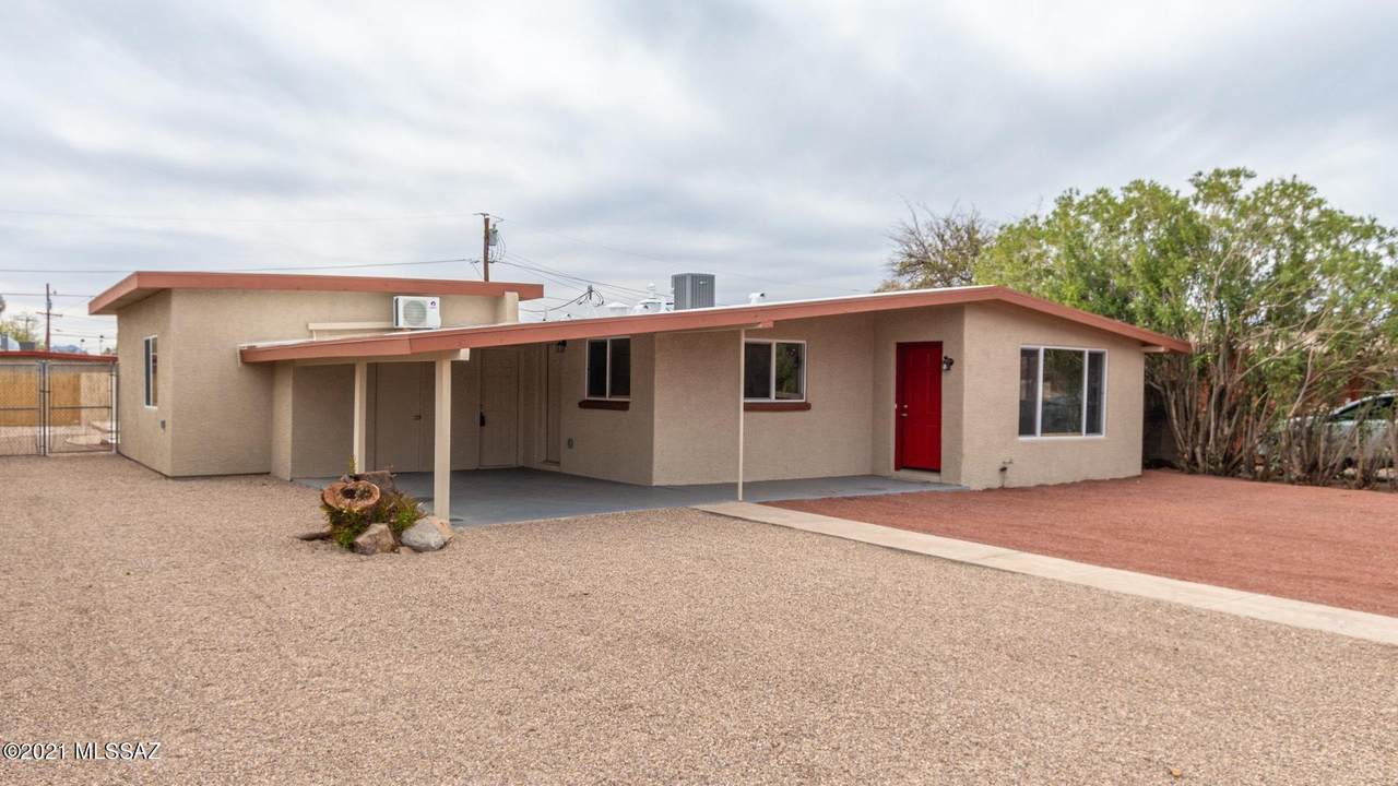 2833 Walnut Avenue - Photo 1