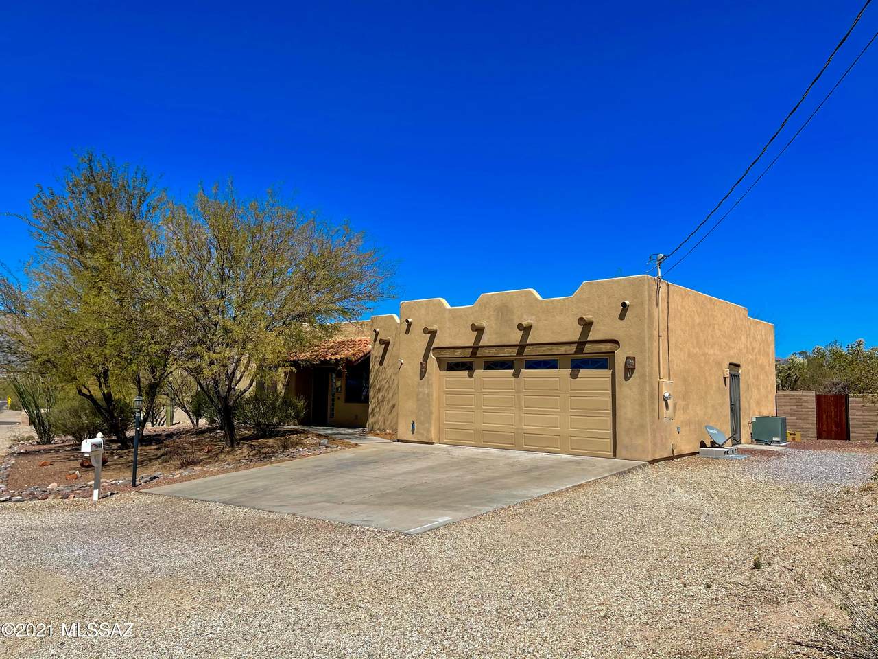2640 Sahuara Avenue - Photo 1