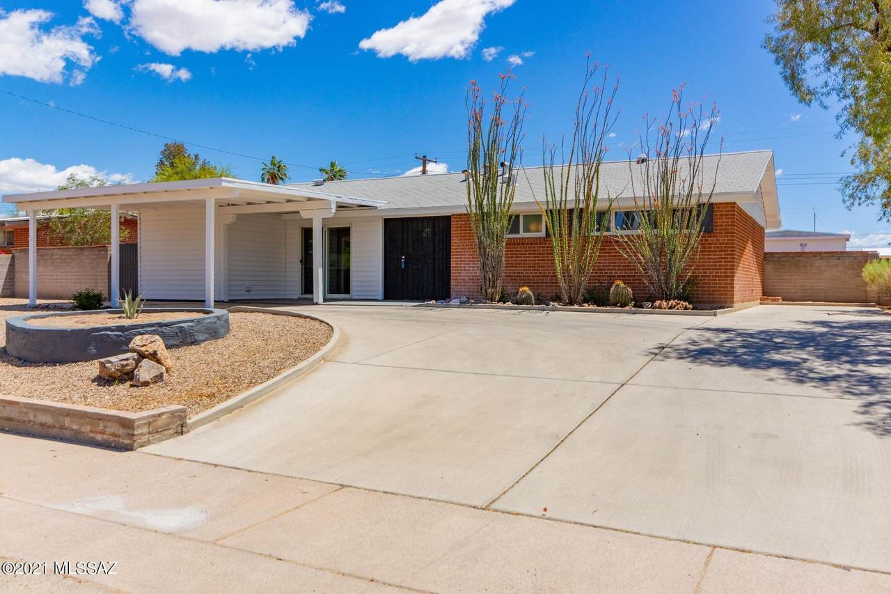 7402 20Th Street - Photo 1