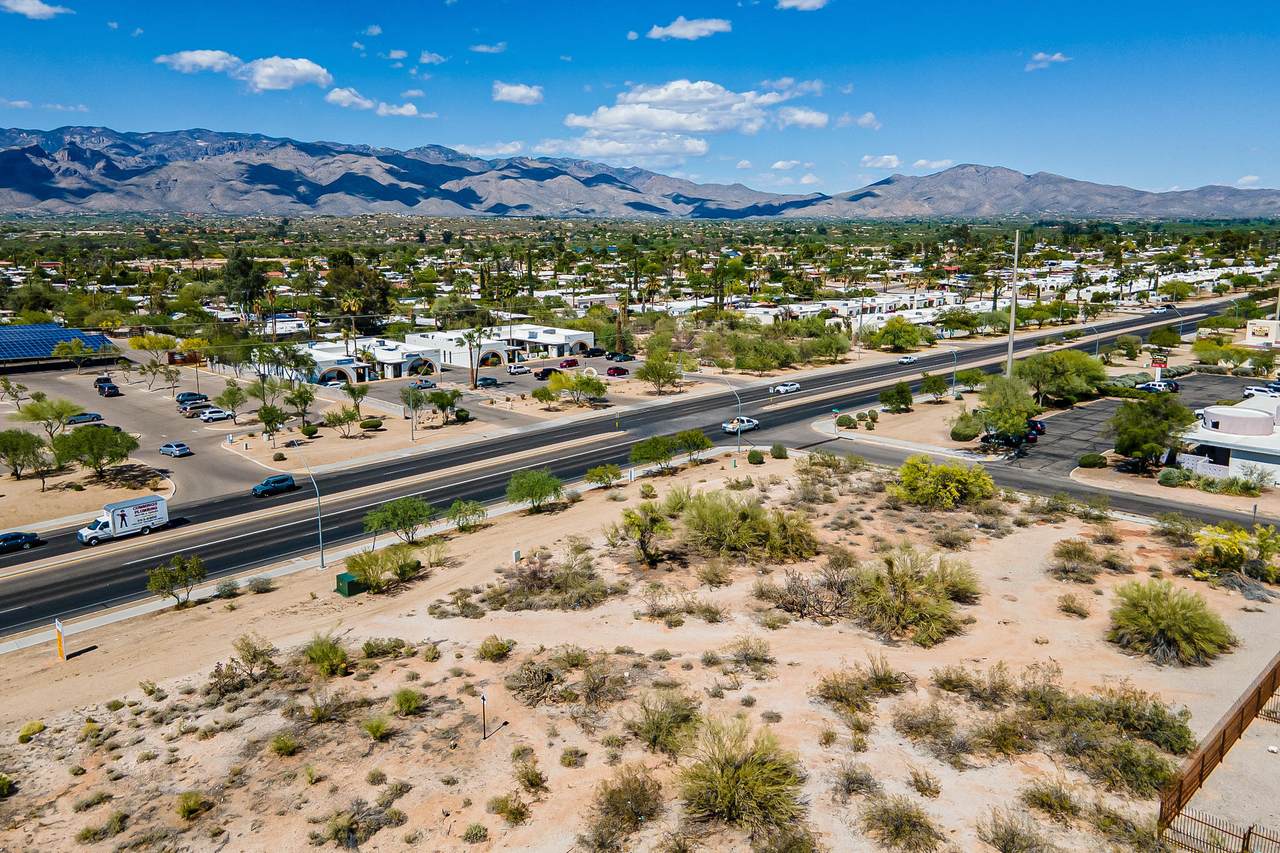 8810 Speedway Boulevard - Photo 1