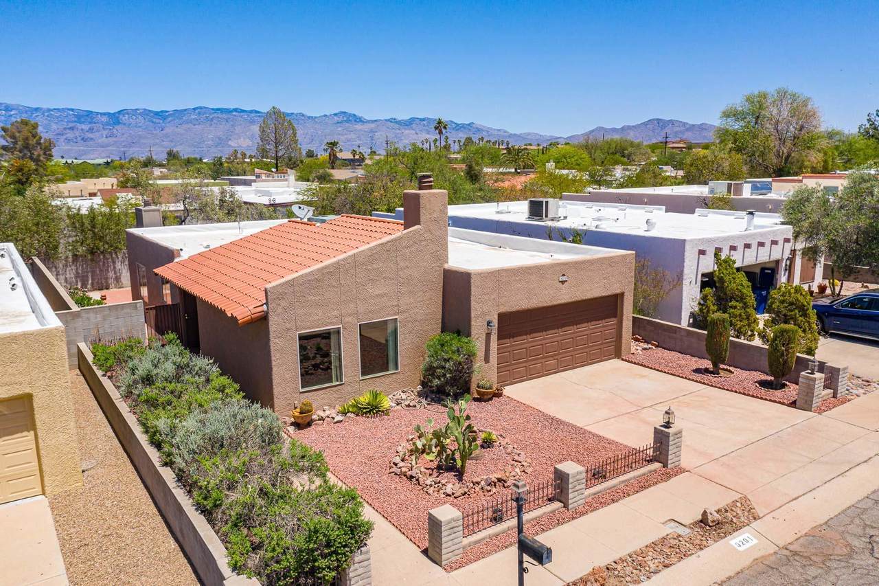 9201 Calle Diego - Photo 1
